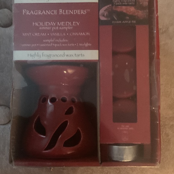 Red Simmer Pot Sampler - Picture 1 of 6